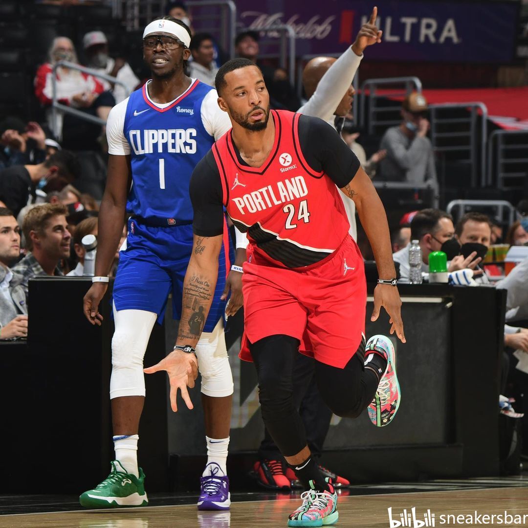 在当今足球 在当今足球